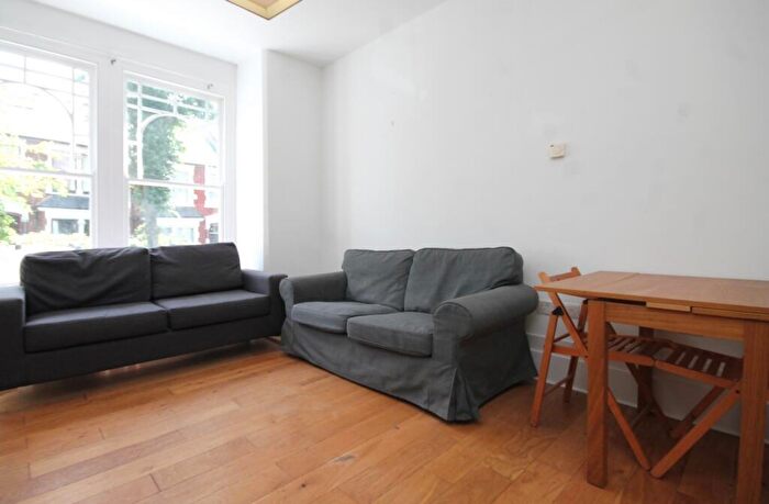 2 Bedroom Flat To Rent In Harberton Road, Archway, N19