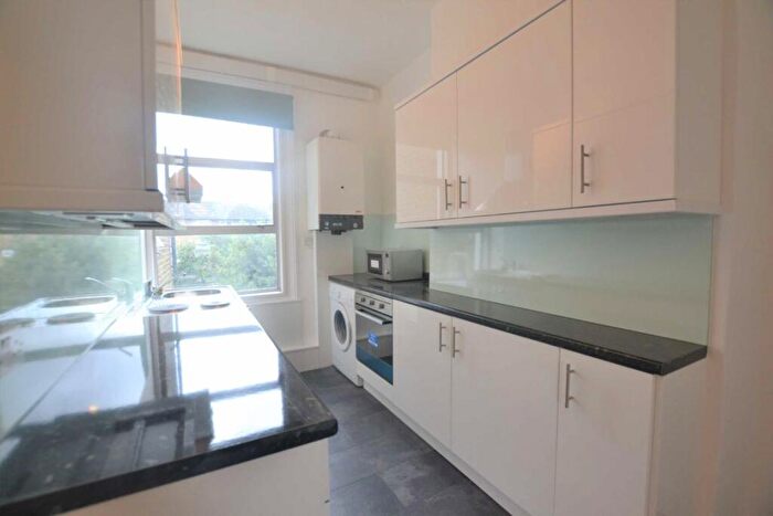 Studio To Rent In Albert Road, London, N4