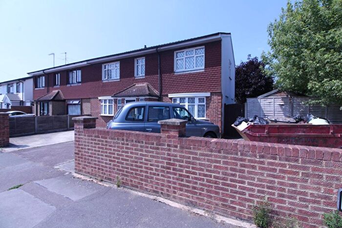 4 Bedroom End Of Terrace House To Rent In Bilton Way, Enfield, EN3