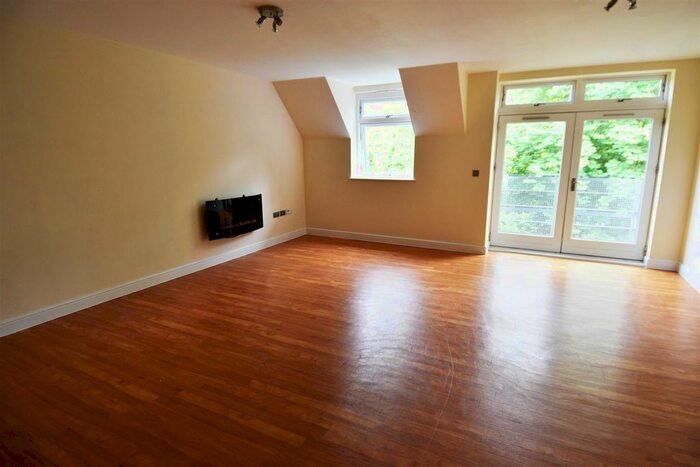 1 Bedroom Flat To Rent In Griffin Close, Northfield, Birmingham, West Midlands, B31