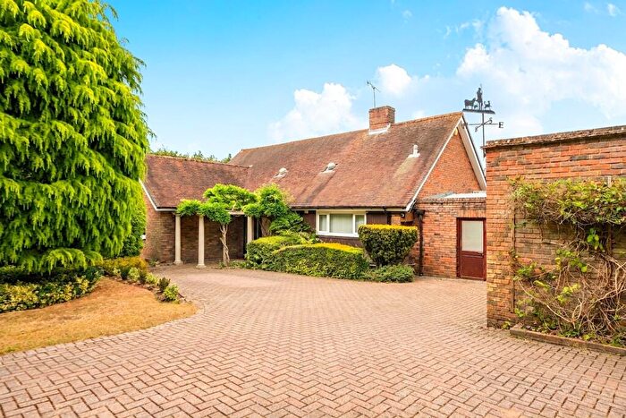 4 Bedroom Detached House For Sale In Farm Lane, Ashtead, KT21