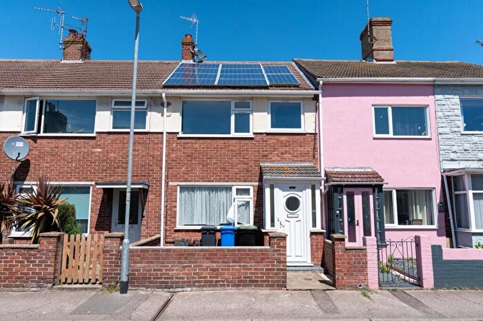 3 Bedroom Terraced House For Sale In Lorne Park Road, Suffolk, NR33