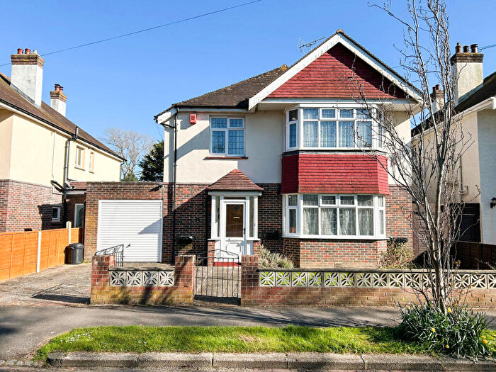 4 Bedroom Detached House For Sale In Silverston Avenue, Aldwick, PO21