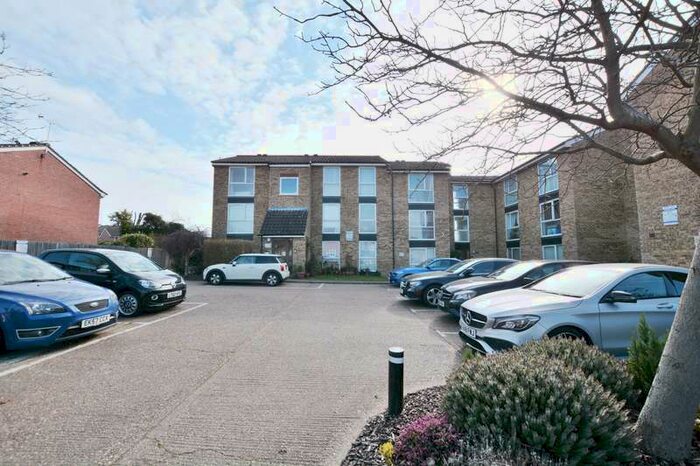 1 Bedroom Apartment To Rent In Aylsham Drive, Ickenham, UB10