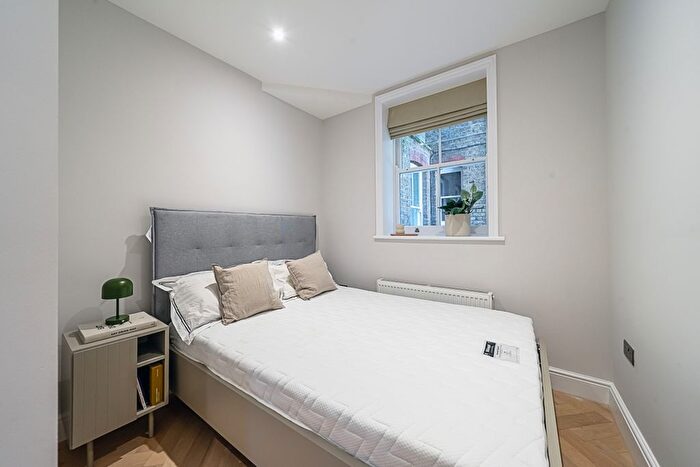 3 Bedroom Flat To Rent In Hamlet Gardens, King Street London, W6