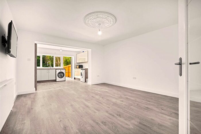 3 Bedroom End Of Terrace House For Sale In Grove Avenue, Moseley, Birmingham, West Midlands, B13