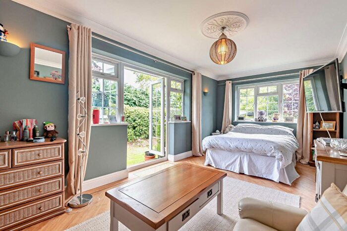 4 Bedroom Detached House For Sale In Botany Hill, The Sands, Farnham, Surrey, GU10
