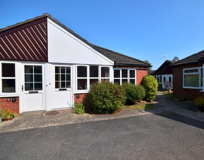 2 Bedroom Semi-Detached Bungalow To Rent In College Gardens, Tenbury Wells, WR15
