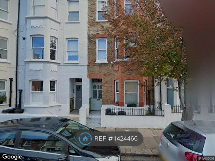 2 Bedroom Flat To Rent In Stronsa Rd, London, SG14