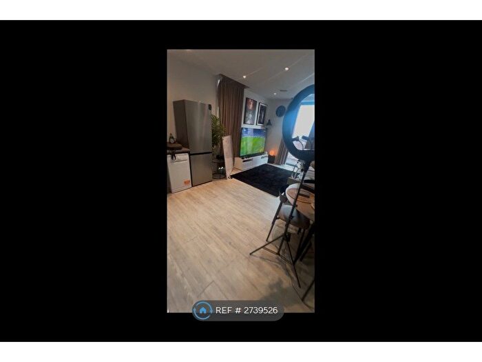 1 Bedroom Flat To Rent In Salford, Salford, M5