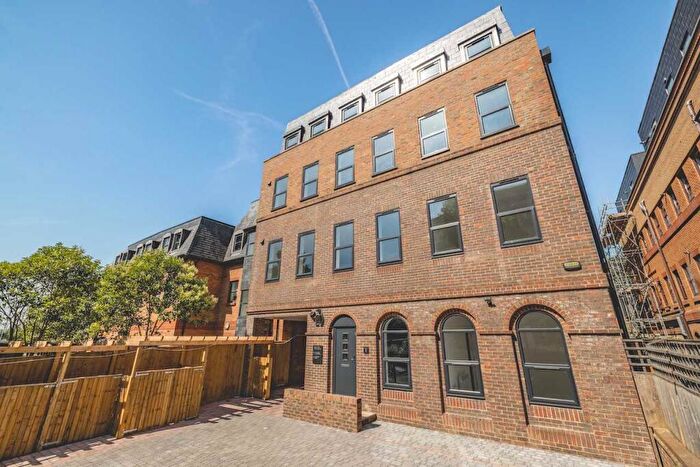 2 Bedroom Apartment To Rent In The Grove, Slough, SL1