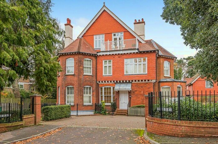 2 Bedroom Penthouse To Rent In Tyrells Place, Guildford, GU1