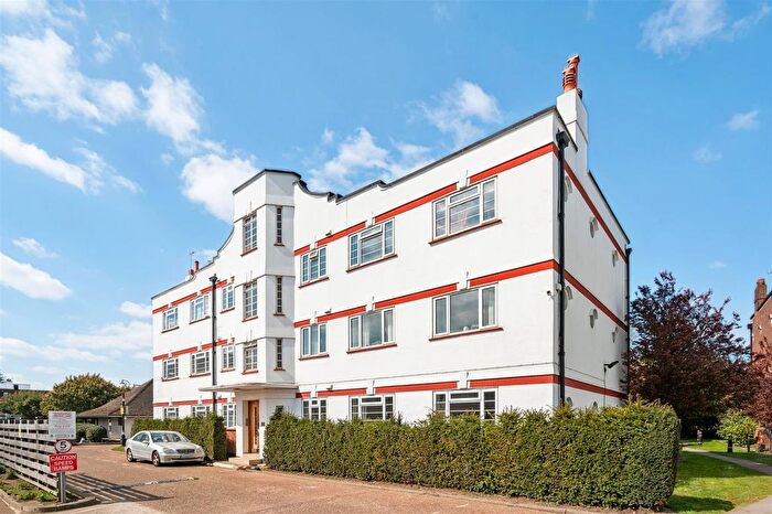 2 Bedroom Flat For Sale In Bushey Road, Raynes Park, SW20
