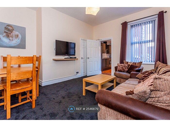 2 Bedroom Flat To Rent In Helmsley Road, Newcastle Upon Tyne, NE2