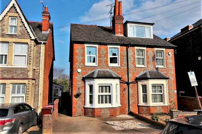 3 Bedroom Semi-Detached House To Rent In Waverley Road, Reading, RG30