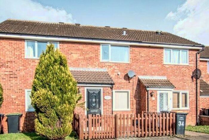 2 Bedroom Property To Rent In Gulliver Close, Bedford, MK42