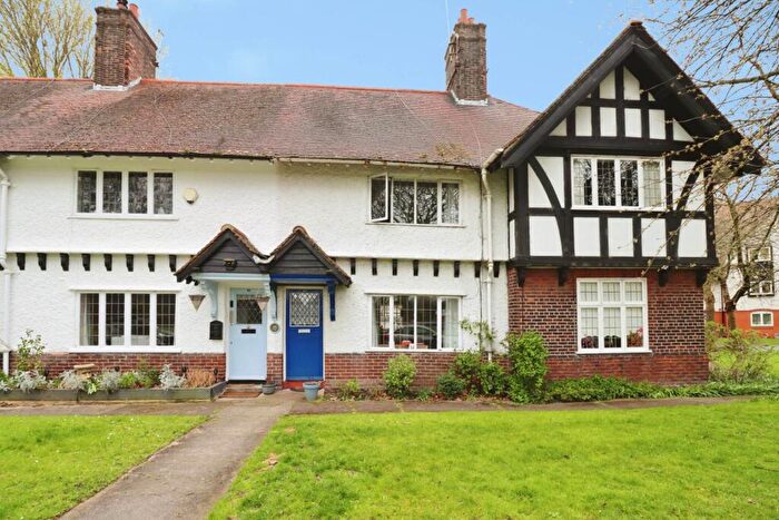 2 Bedroom Terraced House For Sale In The Ginnel, Port Sunlight, CH62