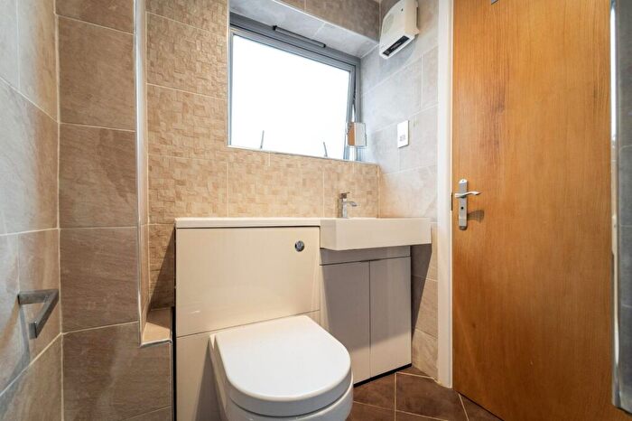3 Bedroom Flat For Sale In Granville Street, Birmingham, West Midlands, B1