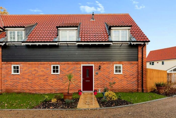 2 Bedroom Maisonette For Sale In Howson Avenue, Holt, NR25