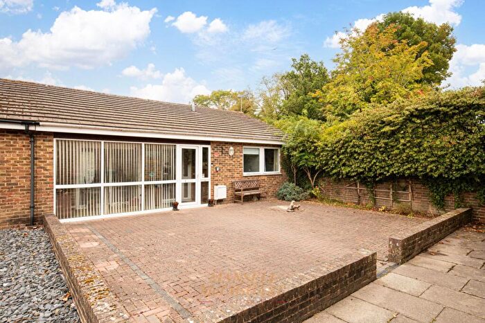 2 Bedroom Bungalow For Sale In Rackham Close, Crawley, RH11