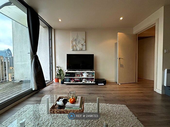 2 Bedroom Flat To Rent In Bacon Street, London, E2