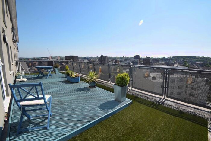 2 Bedroom Apartment To Rent In Hatton Place, Midland Road, Luton, Bedfordshire, LU2