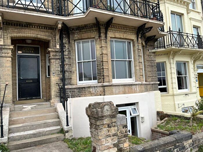 1 Bedroom Flat To Rent In Kirkley Cliff, Lowestoft, Suffolk, NR33