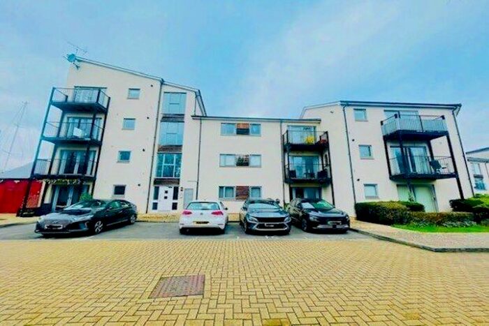 2 Bedroom Flat To Rent In Navigators Court, Bristol, BS20