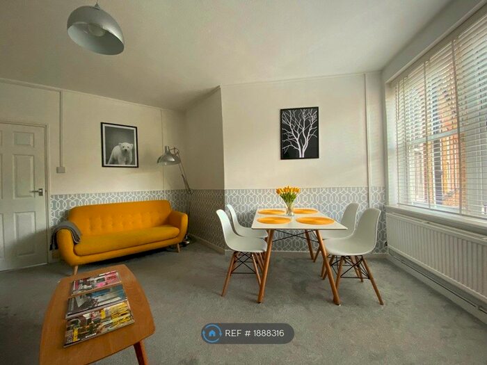 1 Bedroom Flat To Rent In Fulham Court, Fulham, SW6