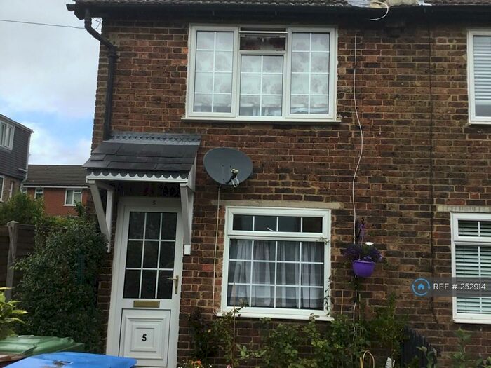 2 Bedroom Semi-Detached House To Rent In Milton Road, Horsham, RH12