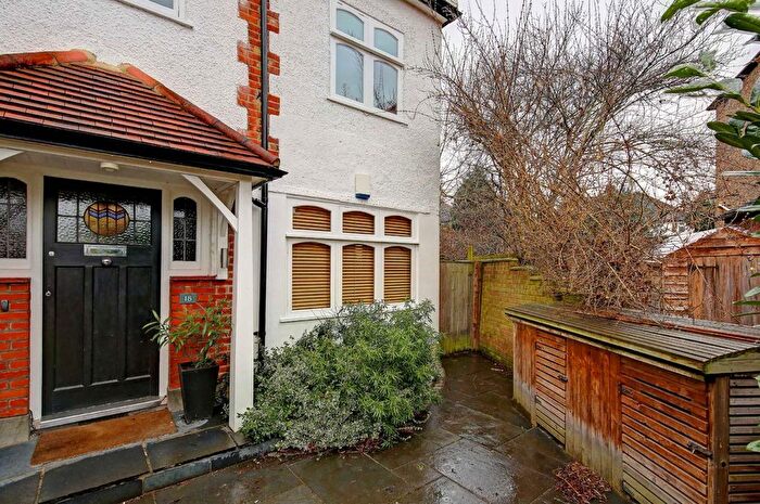 Studio To Rent In Preston Close, Twickenham, TW2