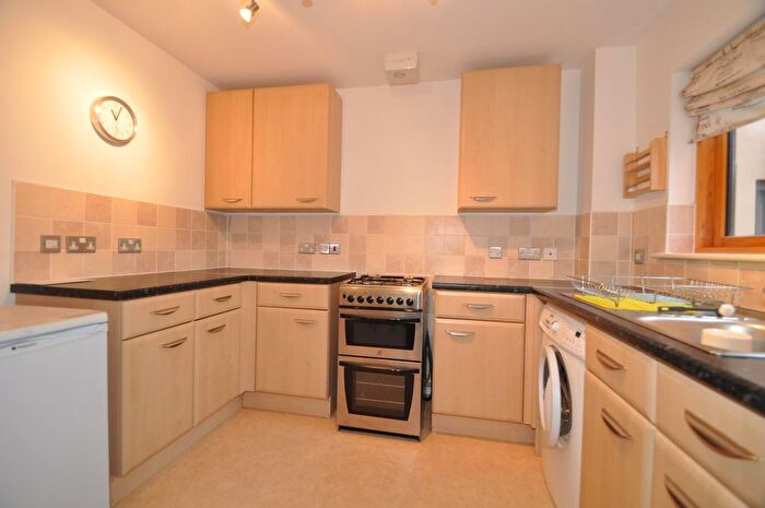 2 Bedroom Flat To Rent In Tresawya Drive, Truro, TR1