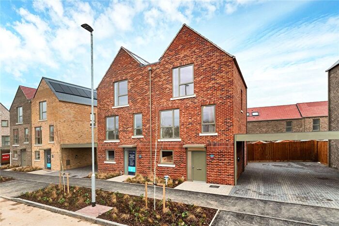 4 Bedroom Semi-Detached House To Rent In De Bruyne Street, Cambridge, Cambridgeshire, CB5