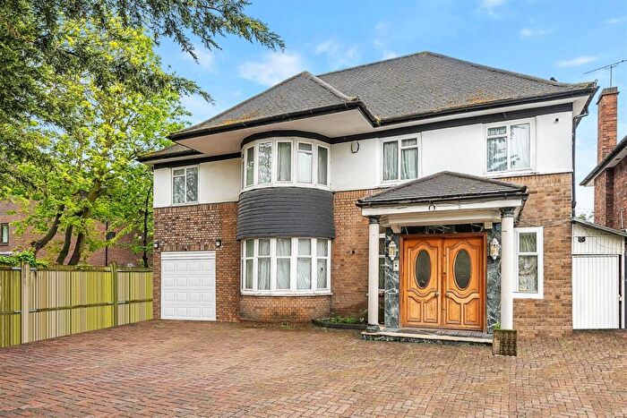 8 Bedroom Detached House For Sale In Brondesbury Park, London, NW6