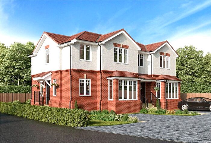 3 Bedroom Semi Detached House For Sale In Beverley Close, Weybridge, KT13