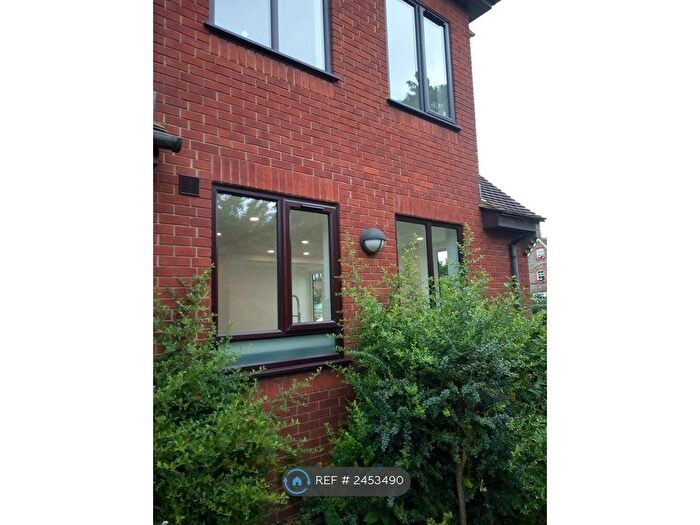 1 Bedroom Flat To Rent In South View Avenue, Caversham, Reading, RG4