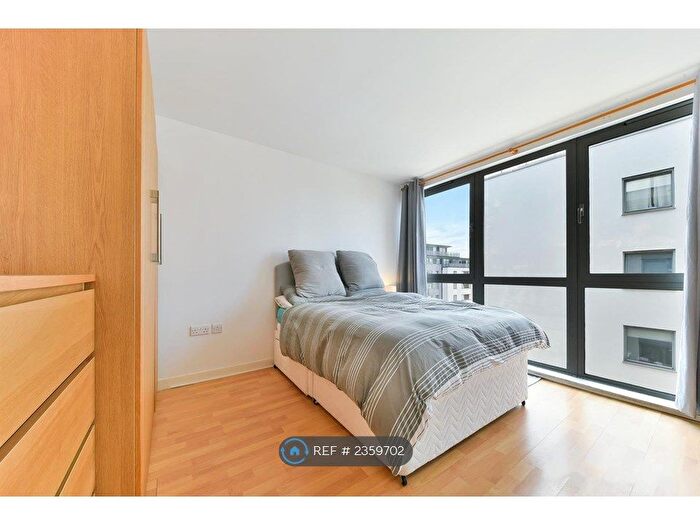 2 Bedroom Flat To Rent In Arizona Building, London, SE13