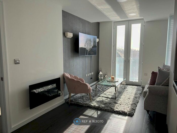 1 Bedroom Flat To Rent In Elmwood Ave, Feltham / Hounslow, TW13