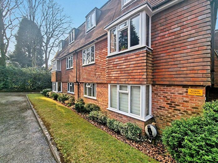 1 Bedroom Flat To Rent In Wood Road, Hindhead, Surrey, GU26