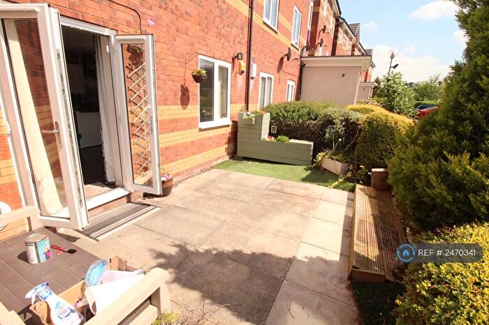 2 Bedroom Flat To Rent In Trinity Riverside, Salford, M3
