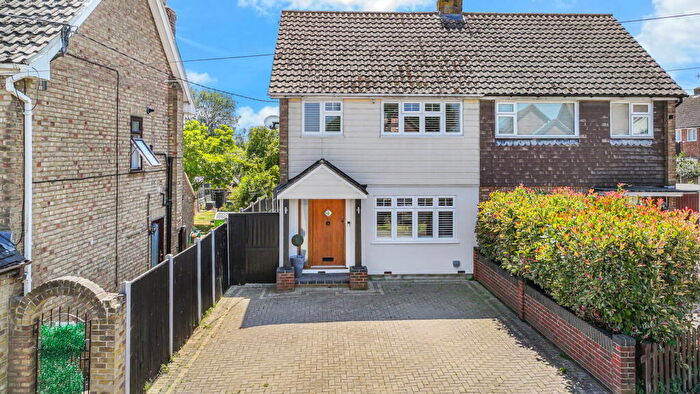 3 Bedroom Semi-Detached House For Sale In Heath Road, Ramsden Heath, Billericay, CM11