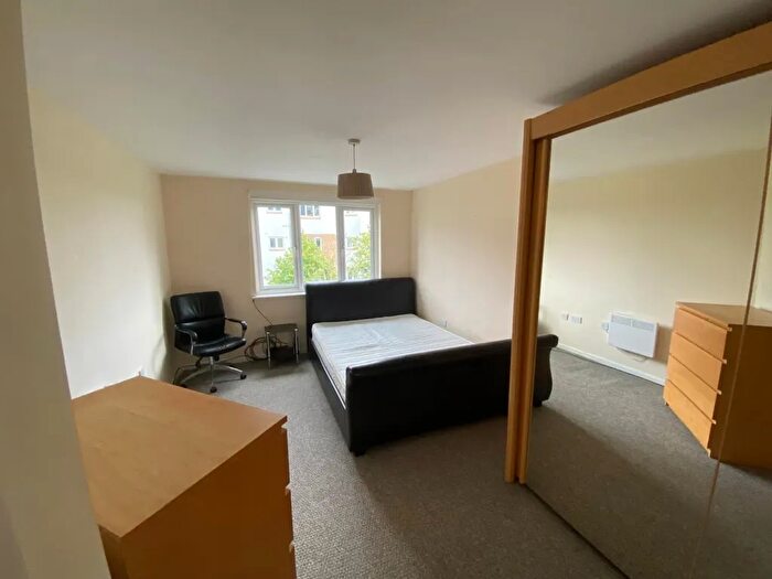 1 Bedroom Flat To Rent In Enstone Road, Enfield, EN3