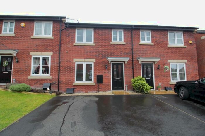 3 Bedroom Terraced House To Rent In Ivy Court, Glossop, SK13