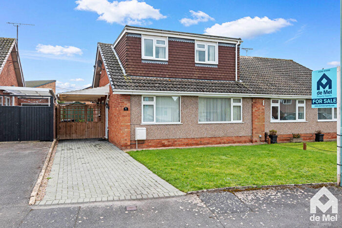 4 Bedroom Semi Detached House For Sale In Selborne Road, Bishops Cleeve, Cheltenham, GL52