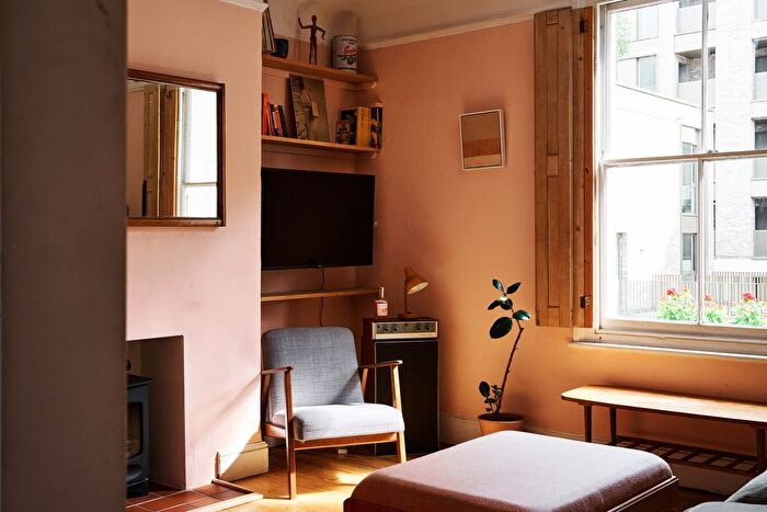 3 Bedroom Flat For Sale In Rumsey Road, London, SW9