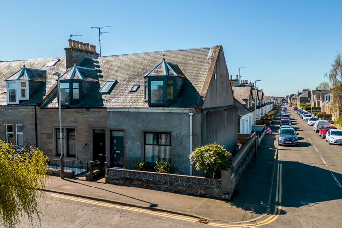 3 Bedroom End Of Terrace House For Sale In Ramsay Street, Monifieth, Dundee, DD5