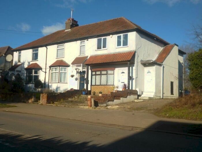 2 Bedroom Flat To Rent In Goffs Lane, Cuffley EN7