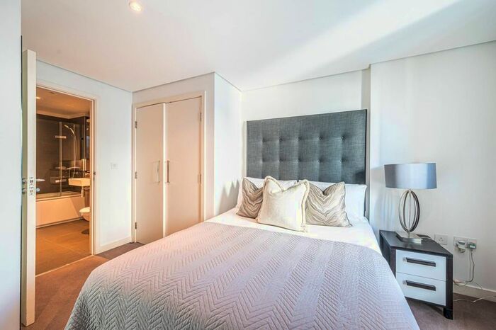 3 Bedroom Flat To Rent In Merchant Square, Paddington, London, W2