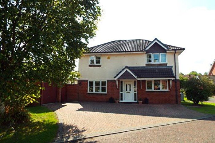 3 Bedroom Detached House To Rent In Crediton Close, Altrincham, WA14
