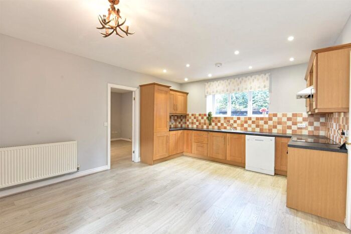 3 Bedroom Semi-Detached House To Rent In Emerald Street, York, YO31